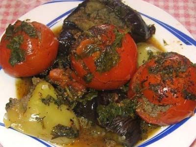 Бадымджан долмасы (фаршированные баклажаны)