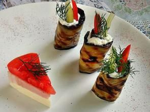 Баклажаны жареные, с начинкой из сыра фета Баклажаны жареные, с начинкой из сыра фета