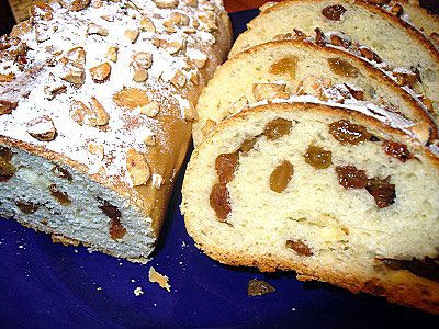 Батон с изюмом «К чаю» Батон с изюмом «К чаю»