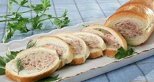 Батон с мясом и орехами Батон с мясом и орехами