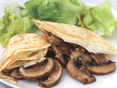 Блинчики с грибами и чесноком Блинчики с грибами и чесноком