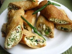 Блинчики с салатом из сельди
