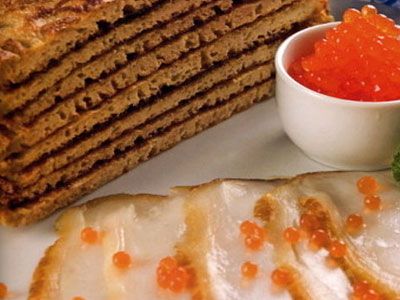 Блины с осетриной и икрой Блины с осетриной и икрой