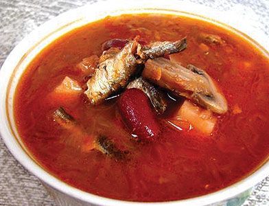 Борщ с грибами, килькой и фасолью