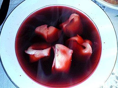Борщ с рыбными пельменями Борщ с рыбными пельменями