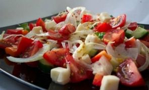 Cалат из брынзы с овощами и макаронами Cалат из брынзы с овощами и макаронами