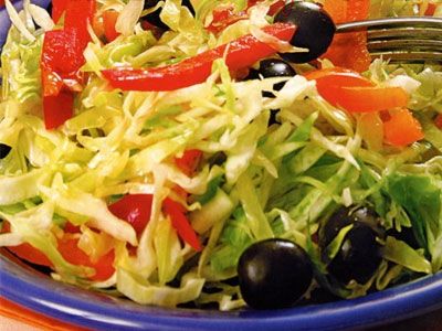 Cалат с капустой и перцем Cалат с капустой и перцем