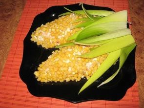 Cалат с креветками, кукурузой и сыром Cалат с креветками, кукурузой и сыром