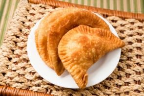 Чебуреки с курицей и горчицей Чебуреки с курицей и горчицей