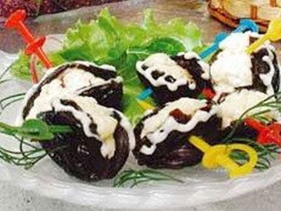 Чернослив, фаршированный орехами Чернослив, фаршированный орехами