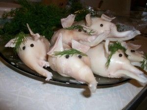 Cлоники-кальмары фаршированные салатом из креветок Cлоники-кальмары фаршированные салатом из креветок