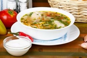 Cуп-чорба с куриными желудками по-румынски