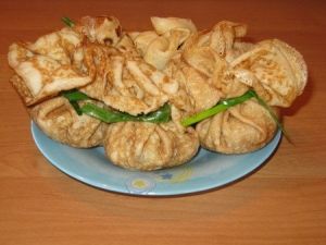 Фаршированные блинные мешочки Фаршированные блинные мешочки