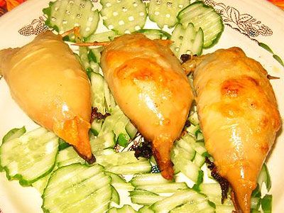 Фаршированные тушки кальмаров Фаршированные тушки кальмаров