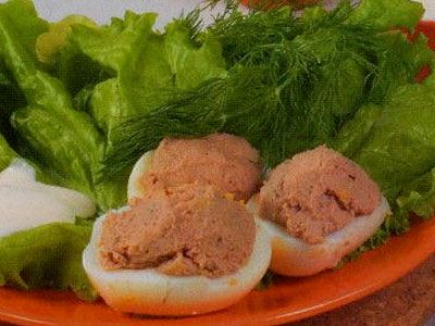 Фаршированные яйца под майонезом Фаршированные яйца под майонезом