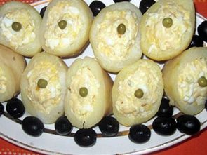 Фаршированный картофель «Сытный сюрприз» Фаршированный картофель «Сытный сюрприз»