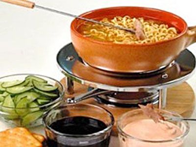 Фондю с китайской лапшой Фондю с китайской лапшой