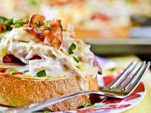Горячие бутерброды c курицей Горячие бутерброды c курицей