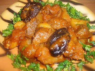 Говядина с черносливом и капустой Говядина с черносливом и капустой