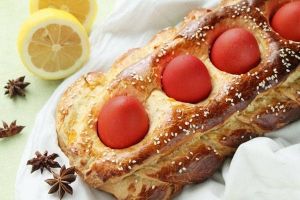 Греческий пасхальный хлеб Греческий пасхальный хлеб