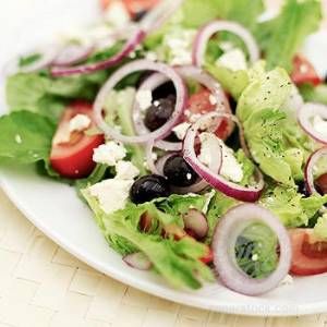 Греческий салат с курицей Греческий салат с курицей