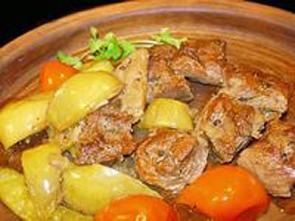 Гуляш с яблоками Гуляш с яблоками