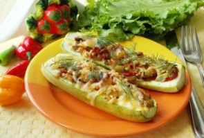Кабачки фаршированные овощами, рисом и грибами Кабачки фаршированные овощами, рисом и грибами
