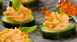 Канапе с пастой из рыбной икры