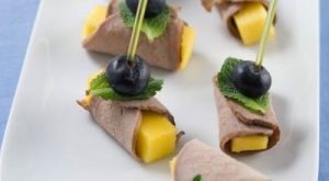 Канапе с уткой и манго Канапе с уткой и манго