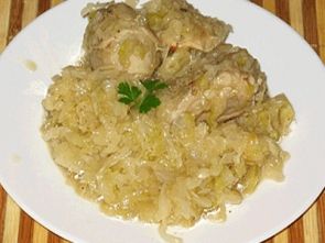 Капуста тушёная с окорочками