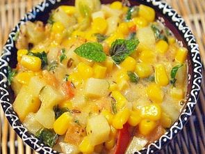 Карри с кукурузой, помидорами и картошкой Карри с кукурузой, помидорами и картошкой