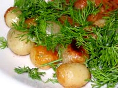 Картофель молодой с укропом Картофель молодой с укропом
