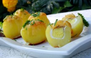Картофель запеченный "Сюрприз" Картофель запеченный "Сюрприз"