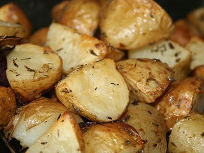 Картофель зажаренный с чесноком Картофель зажаренный с чесноком