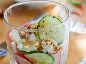 Картофельный салат с белым сыром и зеленью Картофельный салат с белым сыром и зеленью