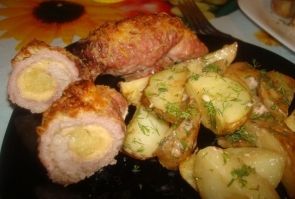 Картошечка в сливках со свиными рулетиками с сыром и ананасом Картошечка в сливках со свиными рулетиками с сыром и ананасом