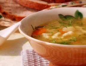 Классический куриный суп с клёцками Классический куриный суп с клёцками