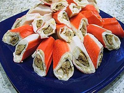Крабовые палочки, фаршированные шпротами Крабовые палочки, фаршированные шпротами