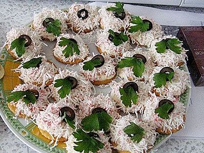 Крекеры с крабовыми палочками Крекеры с крабовыми палочками
