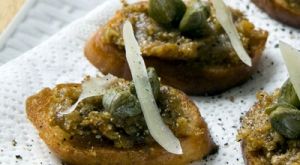 Кростини с инжиром и анчоусами Кростини с инжиром и анчоусами