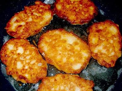 Кукурузные оладьи с курятиной Кукурузные оладьи с курятиной