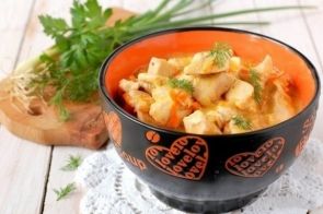 Куриная грудка в сливочном соусе в мультиварке
