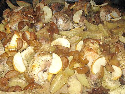 Куриные ножки с яблоком и сливами Куриные ножки с яблоком и сливами