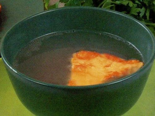 Куриный бульон с омлетом Куриный бульон с омлетом