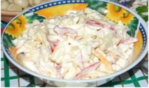 Куриный салат с сыром и яблоками Куриный салат с сыром и яблоками