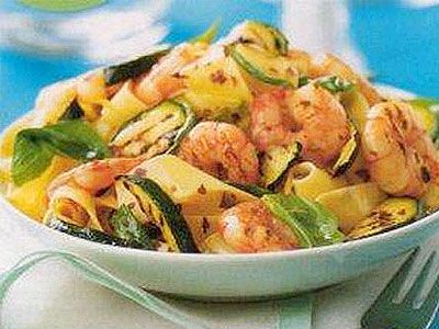 Лапша с креветками и кабачком Лапша с креветками и кабачком