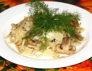 Лапша с шампиньонами и пармезаном Лапша с шампиньонами и пармезаном