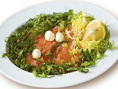 Лосось под соусом из укропа и каперсов Лосось под соусом из укропа и каперсов