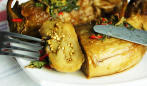Маринованные баклажаны с чесноком и мятой Маринованные баклажаны с чесноком и мятой