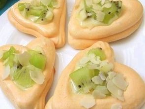 Меренги со сгущенкой и киви Меренги со сгущенкой и киви